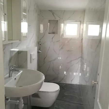 In With Balcony, Air Conditioning, Wifi 5146-7 Duce