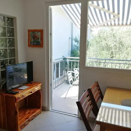 In With Balcony, Air Conditioning, Wifi 5146-7 Apartment Duce