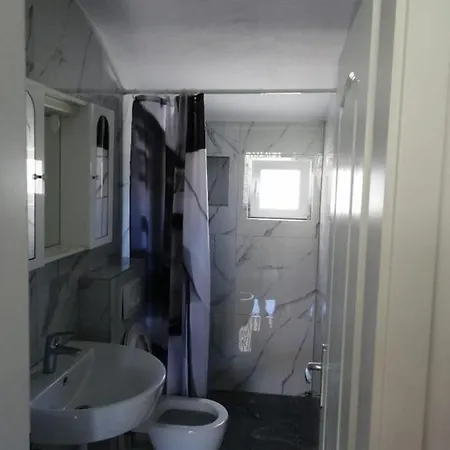 Apartment In With Balcony, Air Conditioning, Wifi 5146-7 Duce