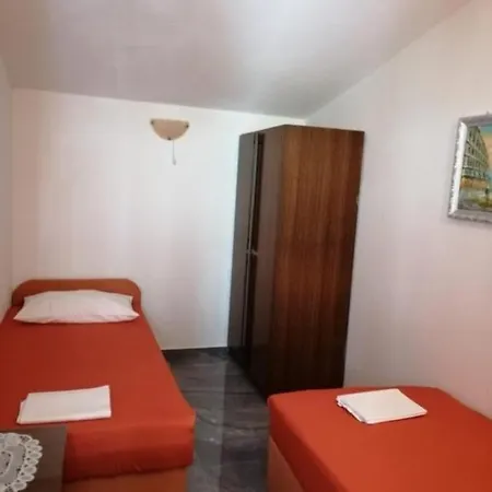 In With Balcony, Air Conditioning, Wifi 5146-7 Duce