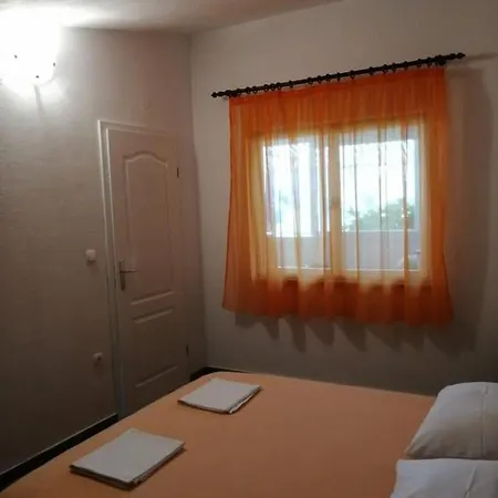 Apartment In With Balcony, Air Conditioning, Wifi 5146-7 *